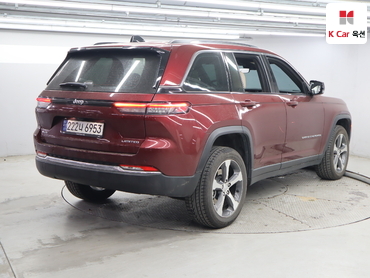 2023 - jeep grand cherokee