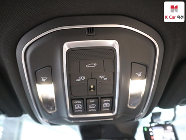2023 - jeep grand cherokee