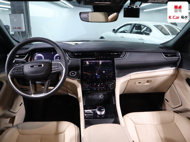 2023 - jeep grand cherokee