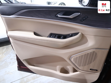2023 - jeep grand cherokee