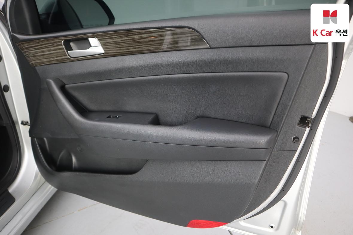 Hyundai Sonata - 27