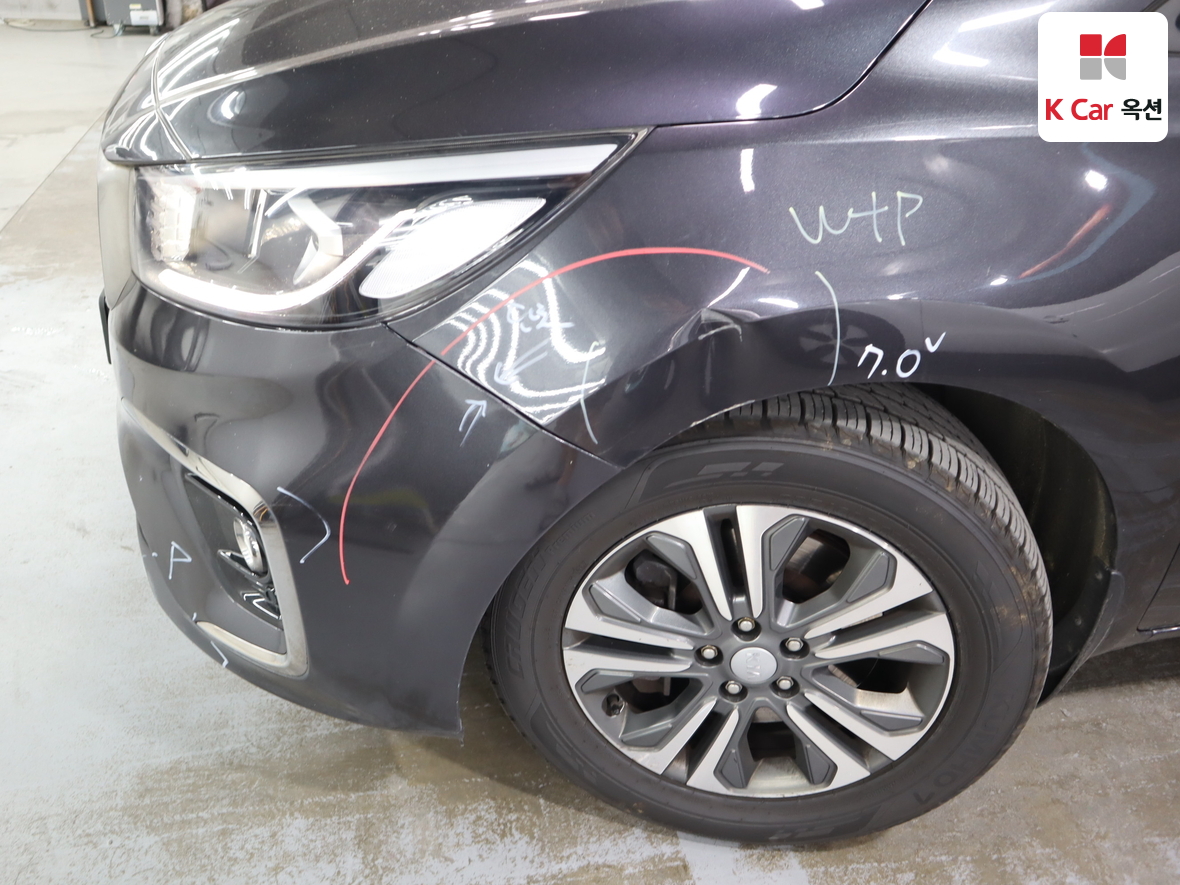 Kia New Carnival - 34