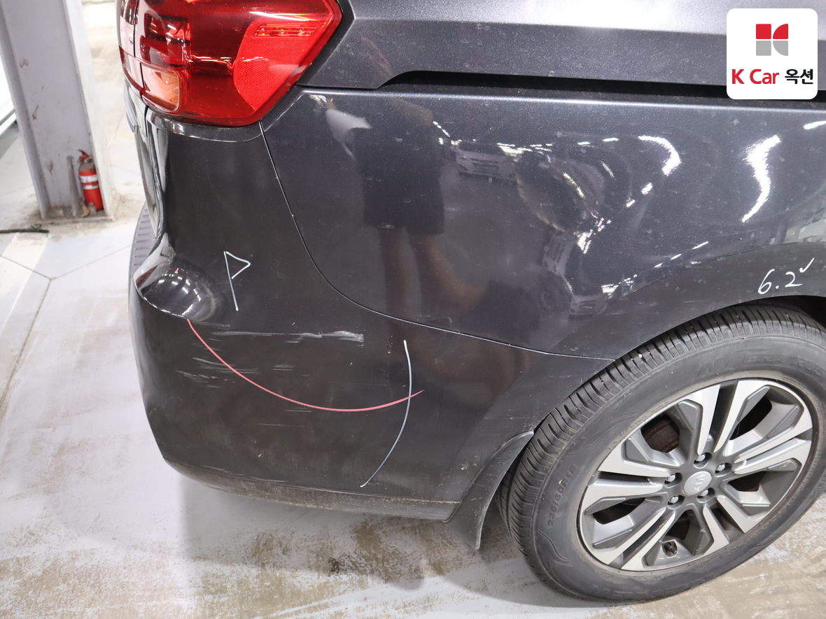 Kia New Carnival - 37