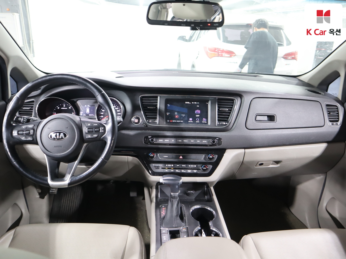 Kia New Carnival - 3
