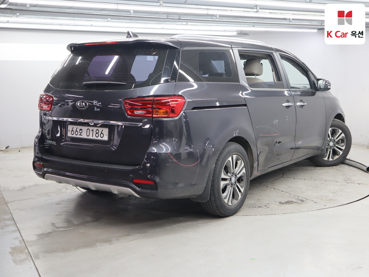 Kia New Carnival - 2
