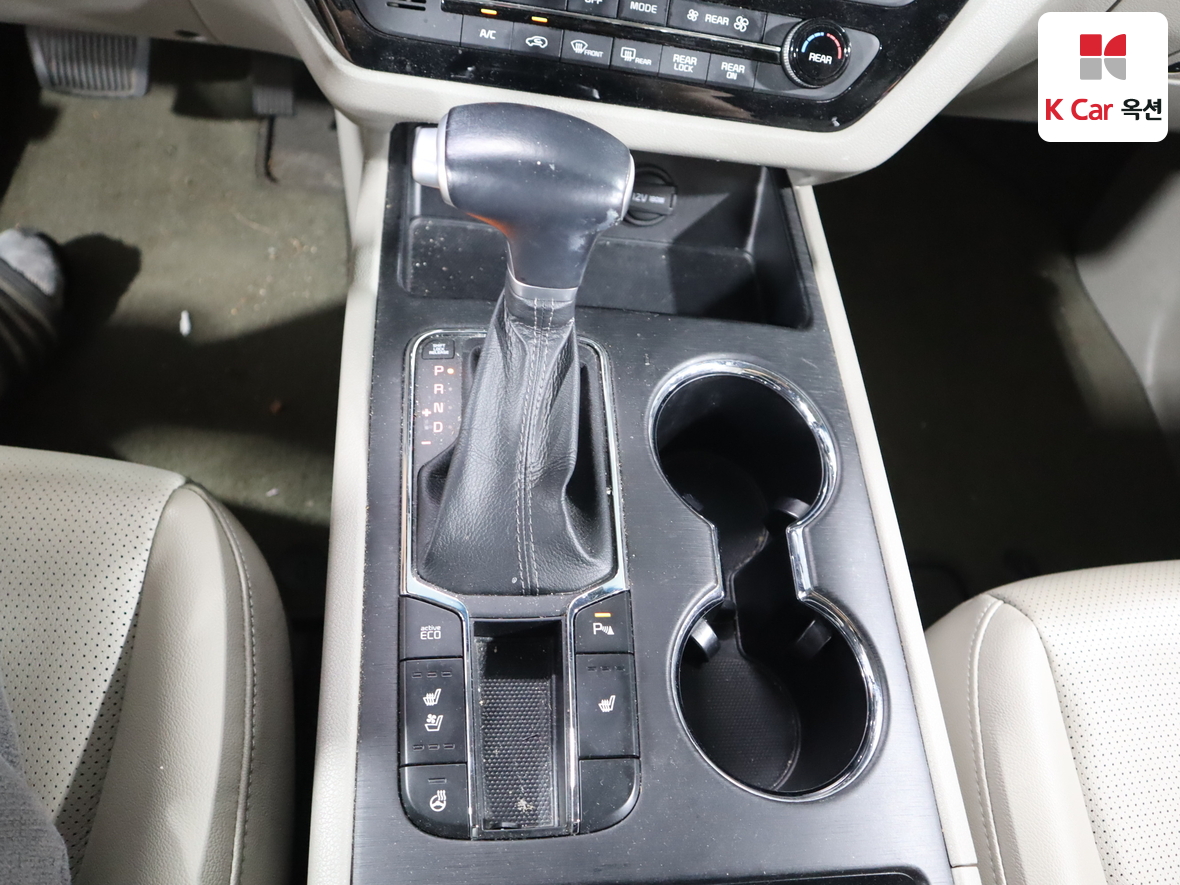 Kia New Carnival - 16