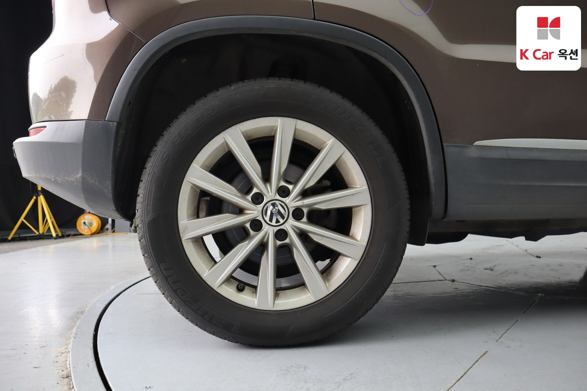 Volkswagen Tiguan - 44