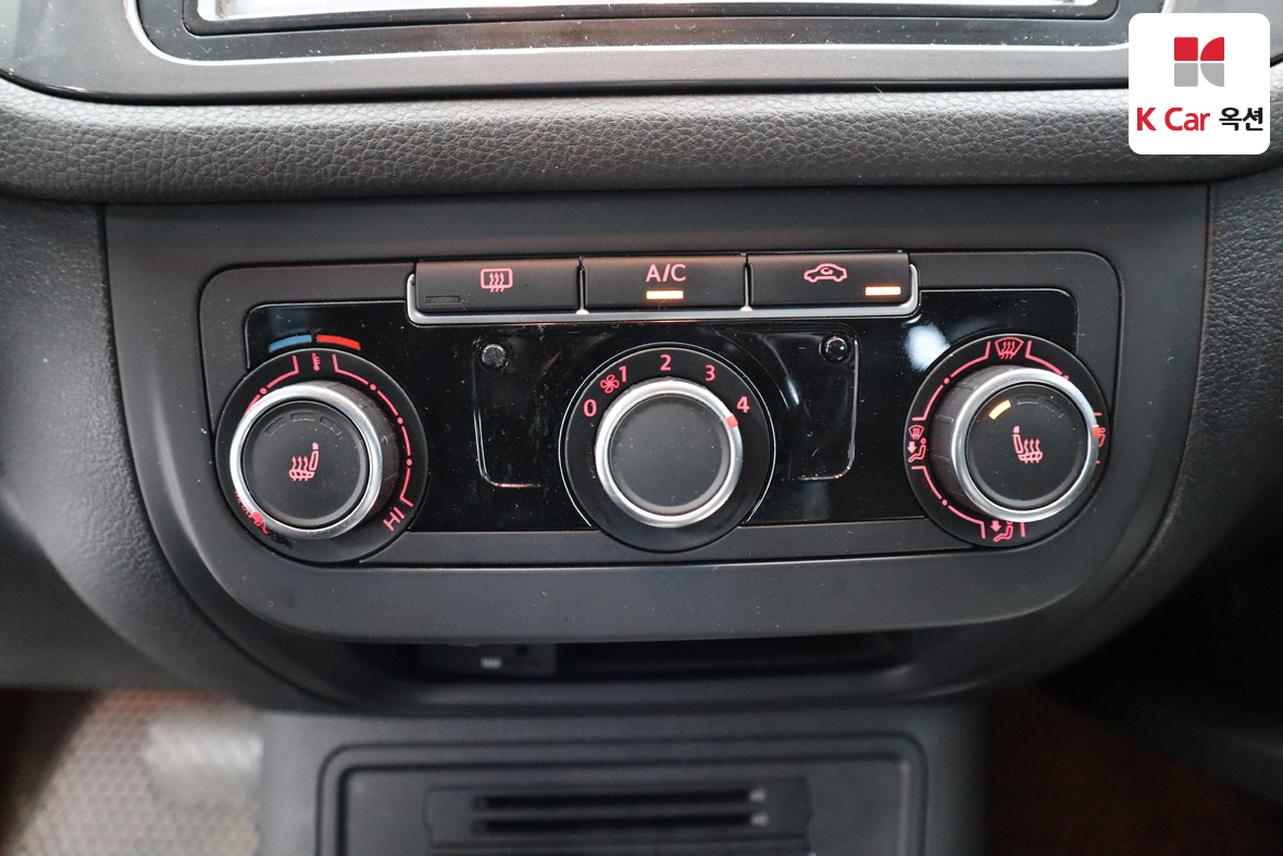 Volkswagen Tiguan - 14