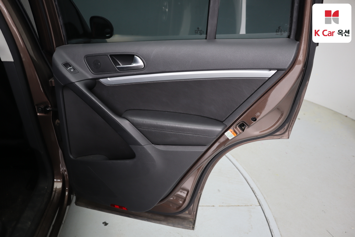 Volkswagen Tiguan - 27