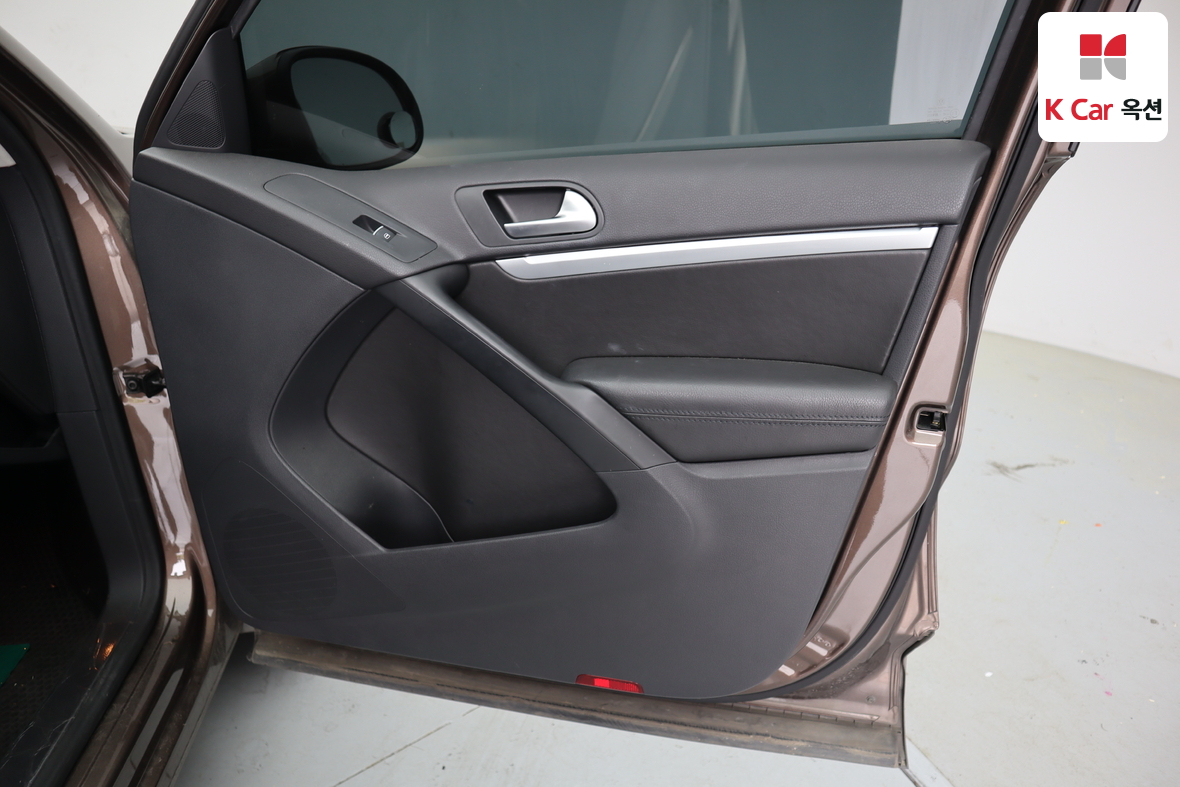 Volkswagen Tiguan - 29