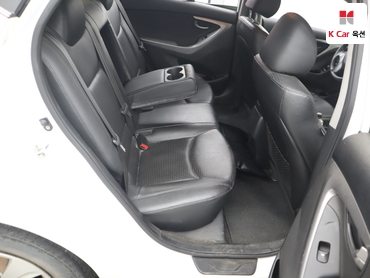 2016 - hyundai avante