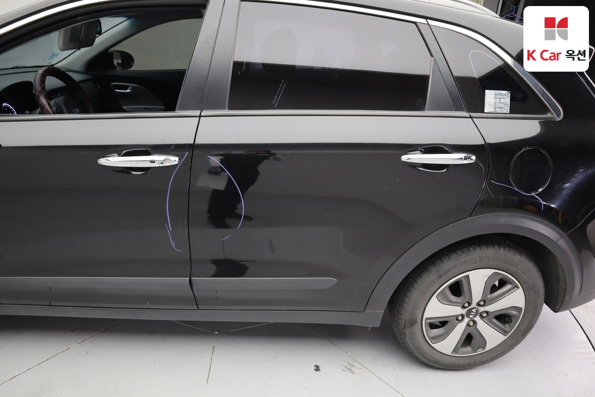 Kia Niro - 36
