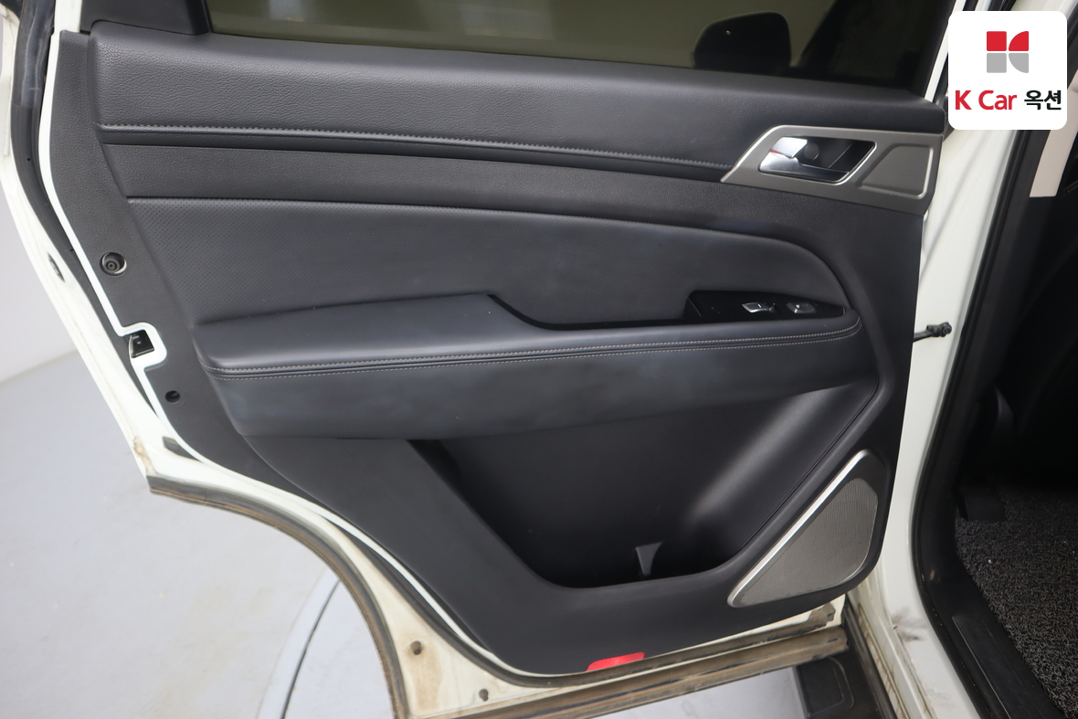 KG Mobility Rexton - 21