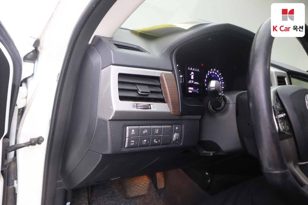KG Mobility Rexton - 9