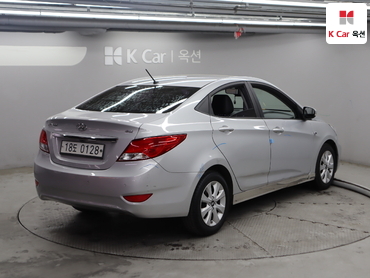 2017 - hyundai accent