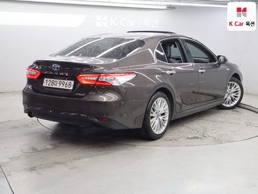 2019 - toyota camry