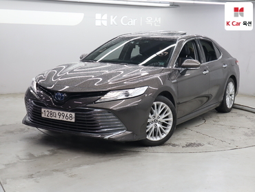 도요타 캠리 (XV70) XLE