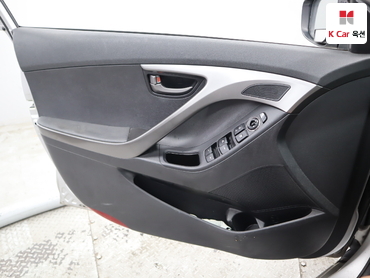 2012 - hyundai avante