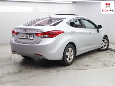 2012 - hyundai avante