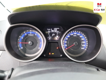 2012 - hyundai avante