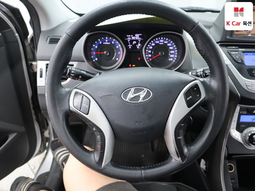 2012 - hyundai avante