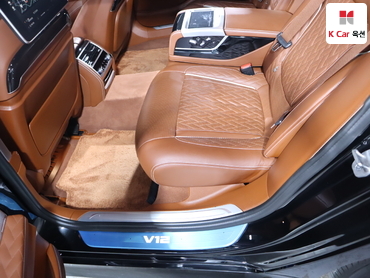 2022 - bmw m7