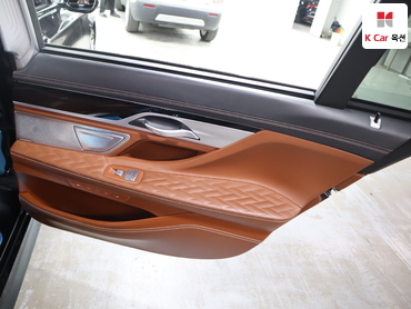 2022 - bmw m7