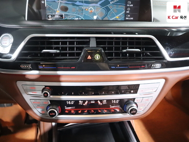 2022 - bmw m7