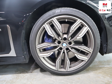 2022 - bmw m7
