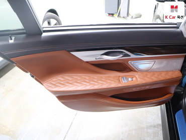 2022 - bmw m7