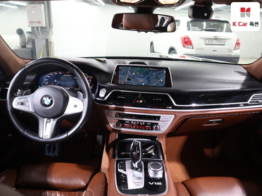 2022 - bmw m7