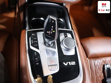 2022 - bmw m7