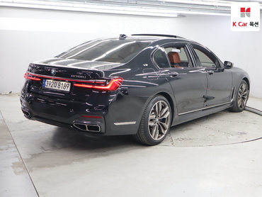 2022 - bmw m7