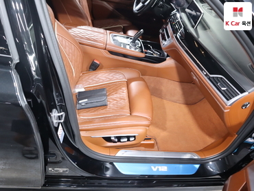 2022 - bmw m7