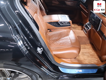 2022 - bmw m7