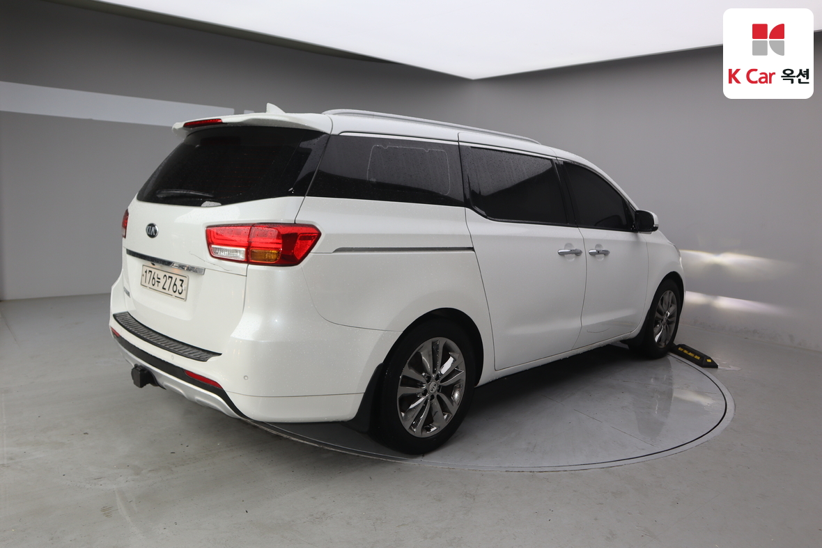 Kia New Carnival - 2