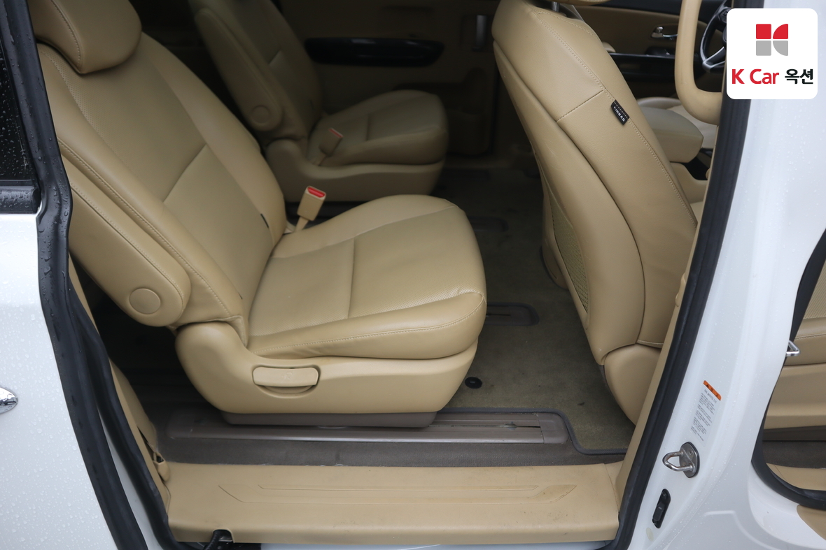 Kia New Carnival - 34