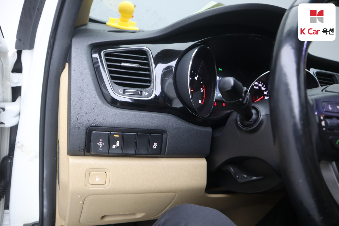 Kia New Carnival - 9