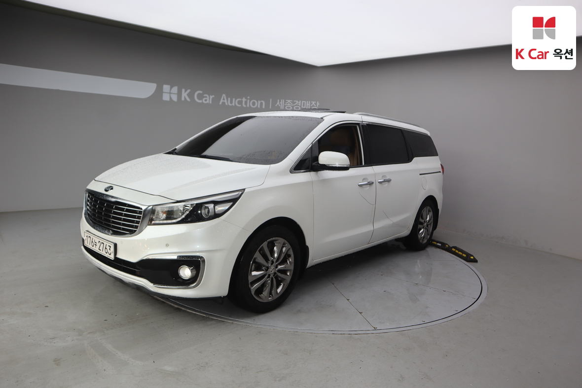 Kia New Carnival - 1