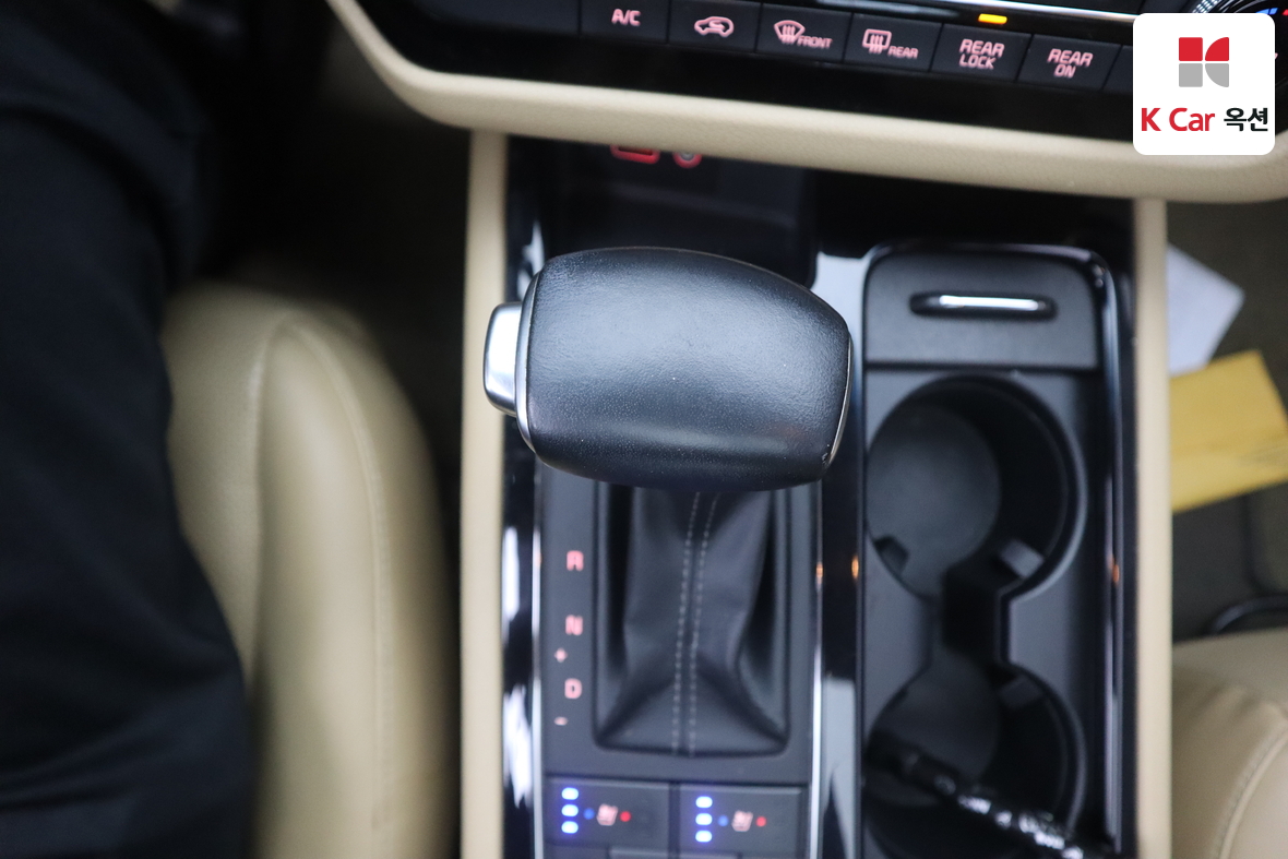 Kia New Carnival - 16