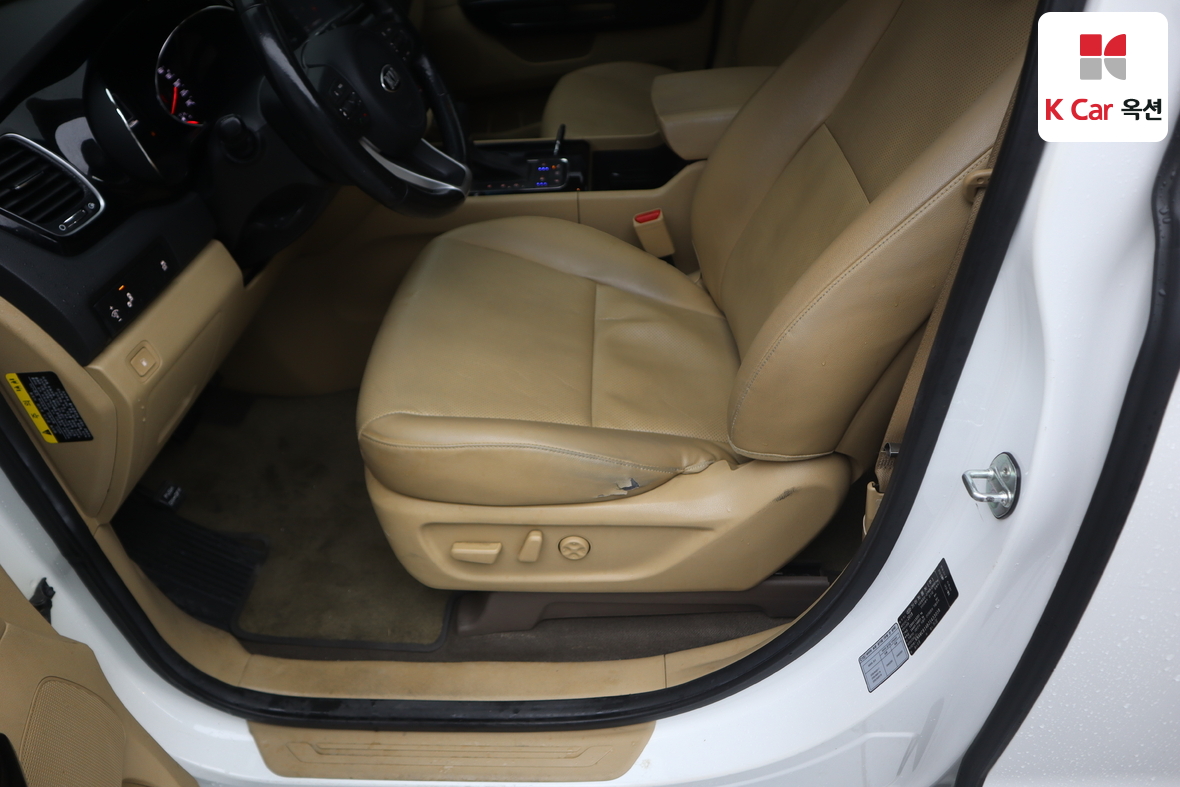 Kia New Carnival - 20