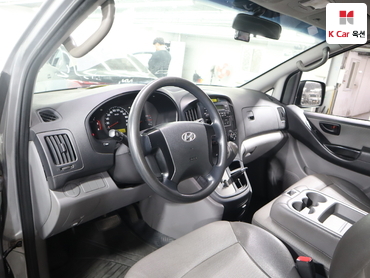 2011 - hyundai grand starex