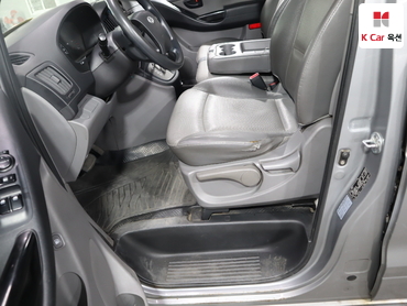 2011 - hyundai grand starex