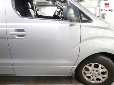 2011 - hyundai grand starex