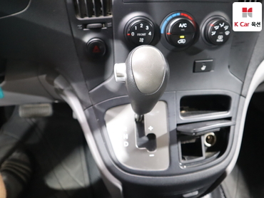 2011 - hyundai grand starex