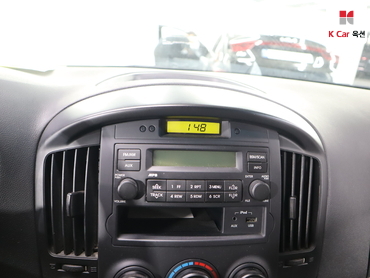 2011 - hyundai grand starex