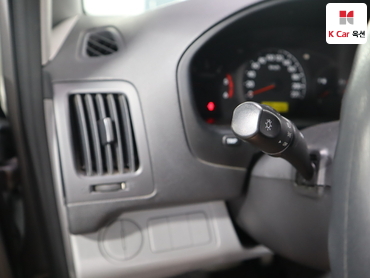 2011 - hyundai grand starex