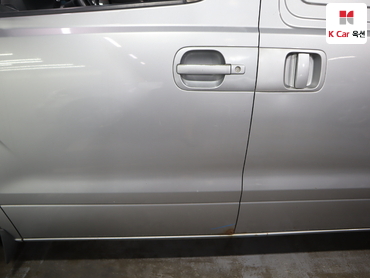 2011 - hyundai grand starex