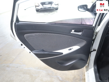 2015 - hyundai accent
