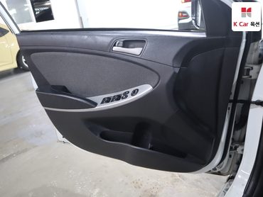 2015 - hyundai accent